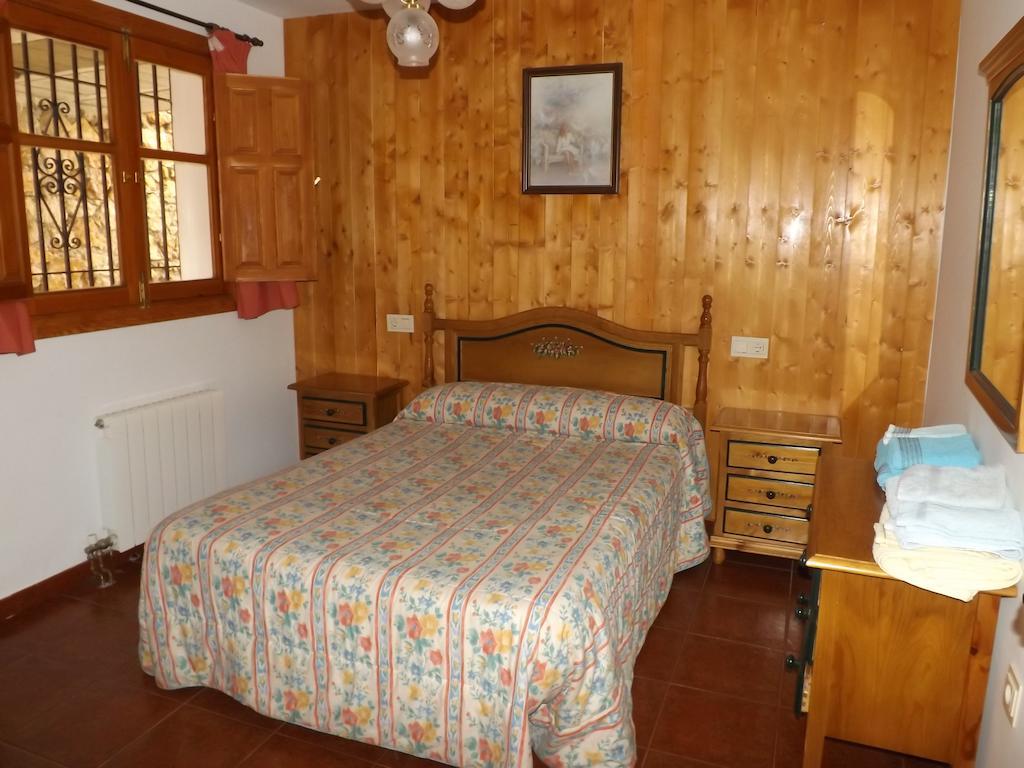 Alojamiento Rural Mirador Del Avellano Alpujarra De La Sierra Bilik gambar
